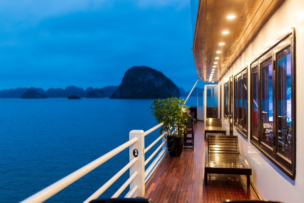 laregina halong cruise